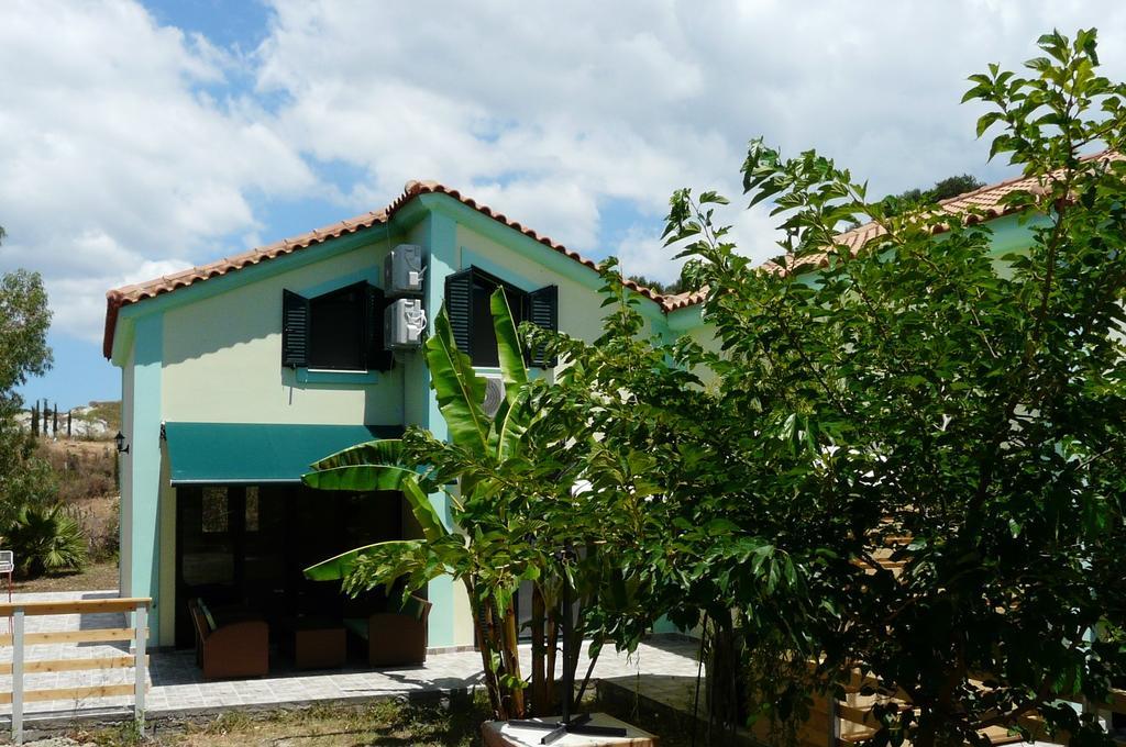 Villa Emmanouela Xi Beach Exteriör bild